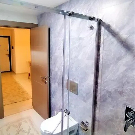 Central Flat With Shared Pool In Kepez Antalya